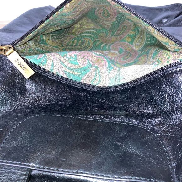 HOBO International, Large Black Patent Leather Purse, Kisslock Clasp Closure Bag - Picture 8 of 11